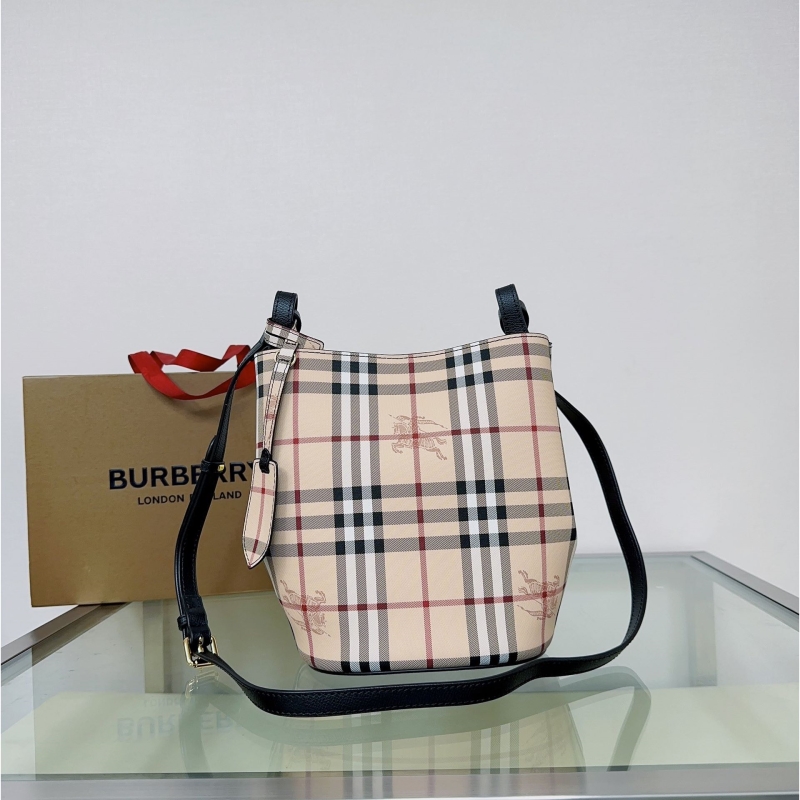 B**rry bucket bags